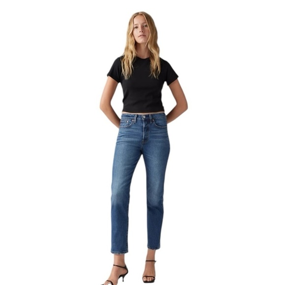 Levi Premium Wedgie Straight High Rise Button Fly. Blue Size 26 #789 - Picture 2 of 13